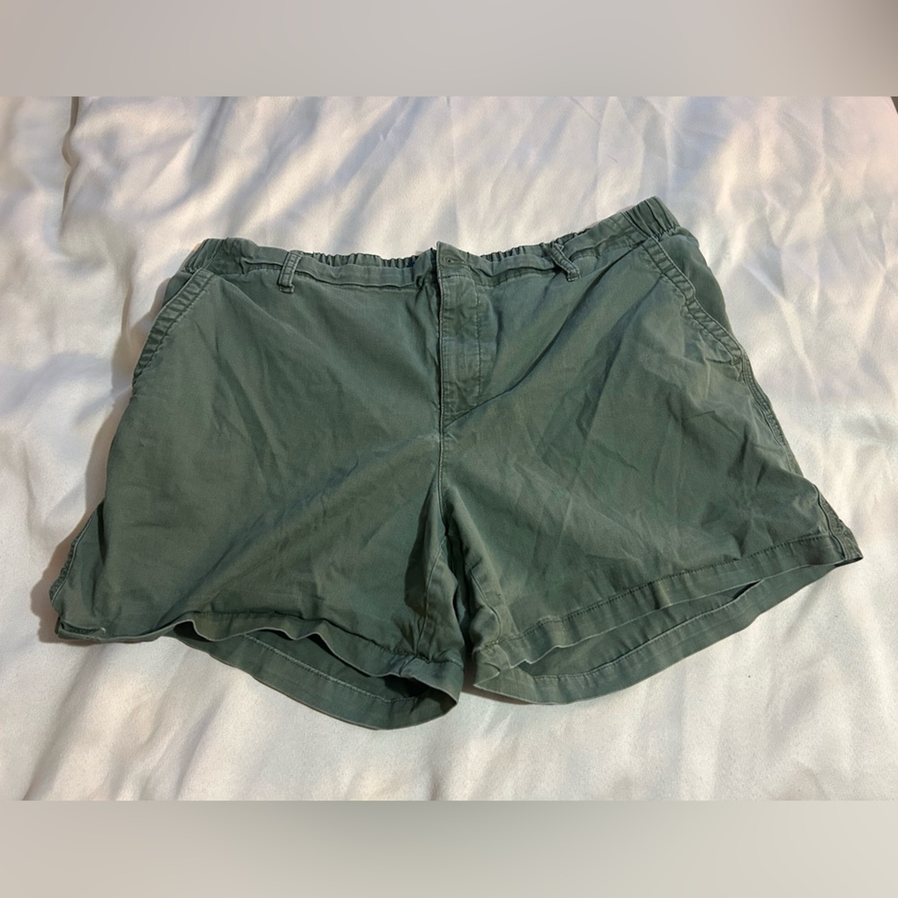 Old Navy Women's Green Chino Shorts